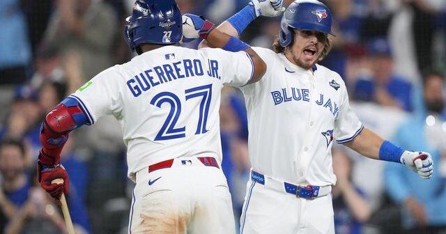 Grand Opening: Barger hits grand slam as Jays beat Dodgers 11