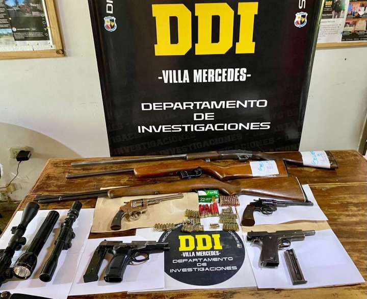 Secuestran un arsenal, bicicletas robadas, marihuana y autos en siete allanamientos en Villa Mercedes