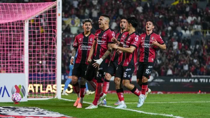 Atlas se mete a la pelea por el Play In con triunfo sobre Bravos