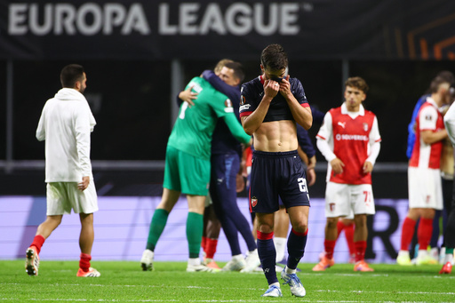 Aficionados de Estrella Roja vetados por UEFA de un partido de la Liga Europa por cánticos racistas