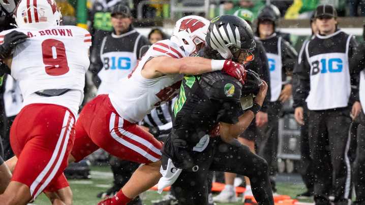 Wisconsin shows progress in loss to Oregon but familiar…