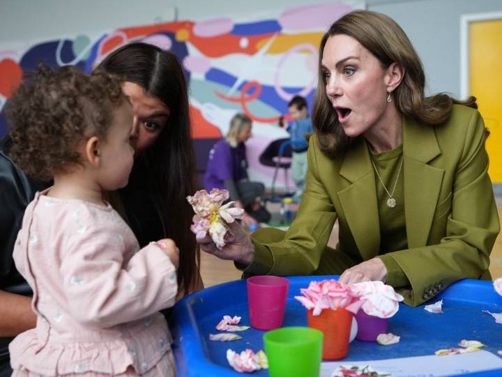 Princess of Wales suggests parents put down phone