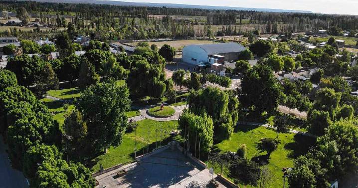 Aniversario Mainqué: El pueblo que lleva 100 años movilizando la producción del Valle