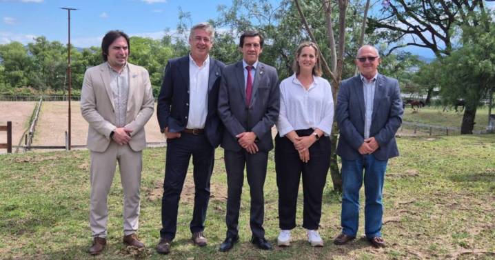 La comisión de enlace de entidades agropecuarias CEEA realizó una visita a la provincia