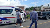 Choque entre combi y tractor agrícola deja solo daños materiales en Tecamachalco