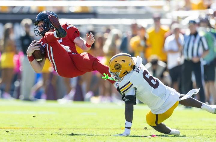 Deadspin | Arizona State scores late touchdown to hand No. 7 Texas Tech first loss