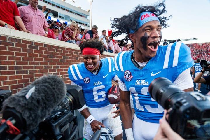 Deadspin | No. 4 Ole Miss puts 5-0 start on line vs. Washington State