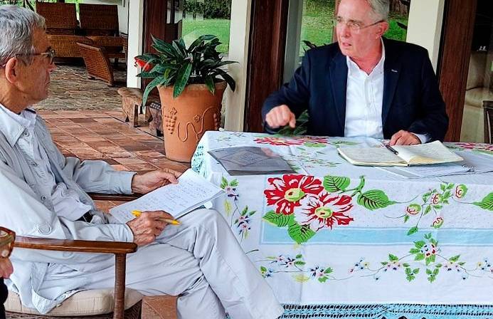 Uribe cumpliría condena de detención domiciliaria en Río Negro Antioquia, y no en su finca de Montería como muchos suponían