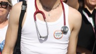 Los médicos protestan en la plaza de la Muntanyeta