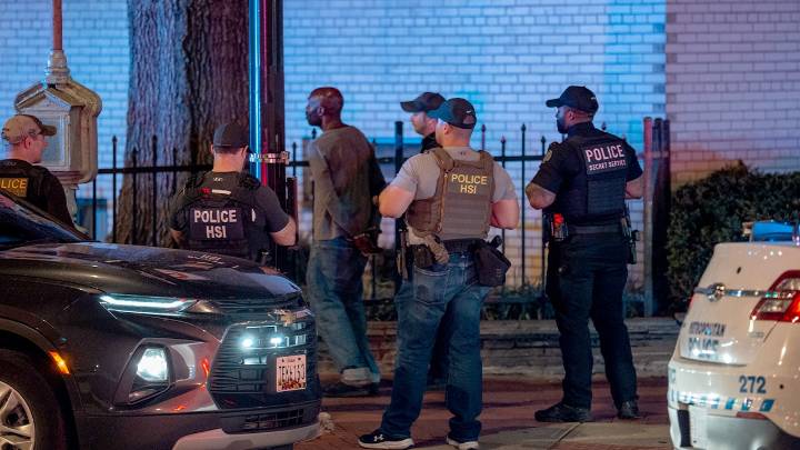 Trump expands DC Task Force with new hiring portal for law enforcement