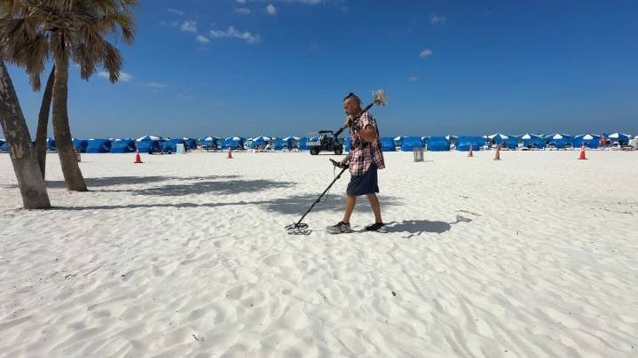 Woman reunited with ring she lost on Clearwater beach