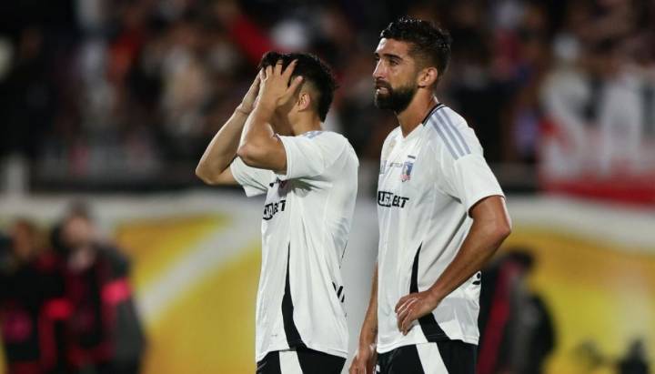"Se tiene que ir": hinchas no dudan y eligen al "principal culpable" tras empate de Colo Colo