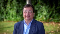 El mundo de la política lamenta la muerte de Fernández Vara: "Te vas cuando más falta hacen políticos y buenas personas como tú"