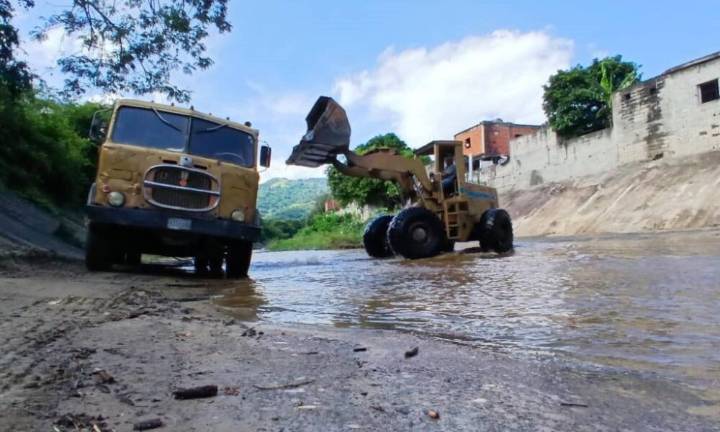 Gobierno de Carabobo activó plan de limpieza y saneamiento en río Morón
