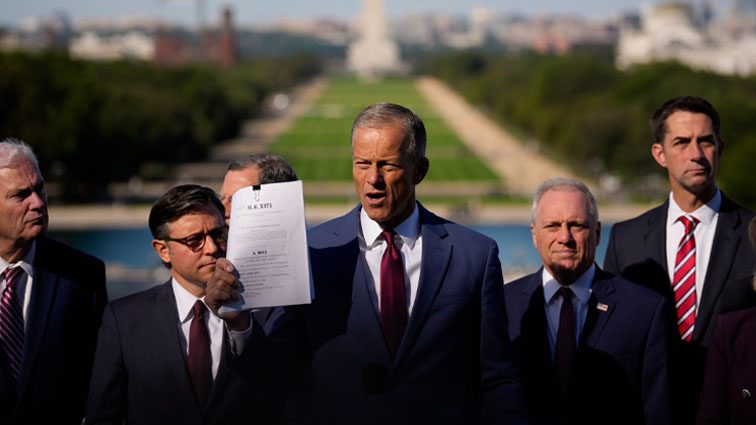Vote to end government shutdown fails; Democrats hold on health care demands