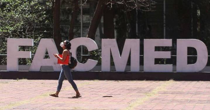 Encapuchados intentan tomar la Facultad de Medicina de la UNAM