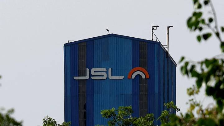 Thyssenkrupp in 'intensive' talks with Jindal over sale of steel unit