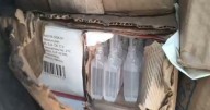 El IMSS-Bienestar se deslinda mientras hay cajas de medicamentos caducos afuera del Hospital Pediátrico La Villa