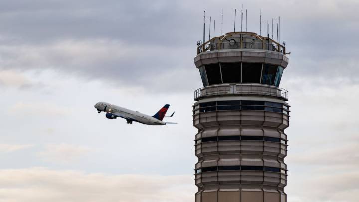 Delta and United call on Congress to immediately end government shutdown