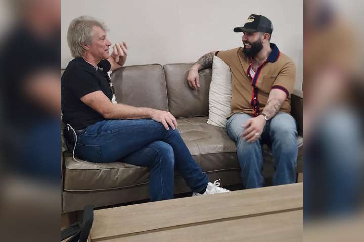 Carín León y Bon Jovi unen voces