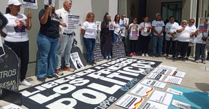 Maduro tiene a 20 presos políticos españoles: familiares denuncian abandono de Sánchez y omisión de  Zapatero