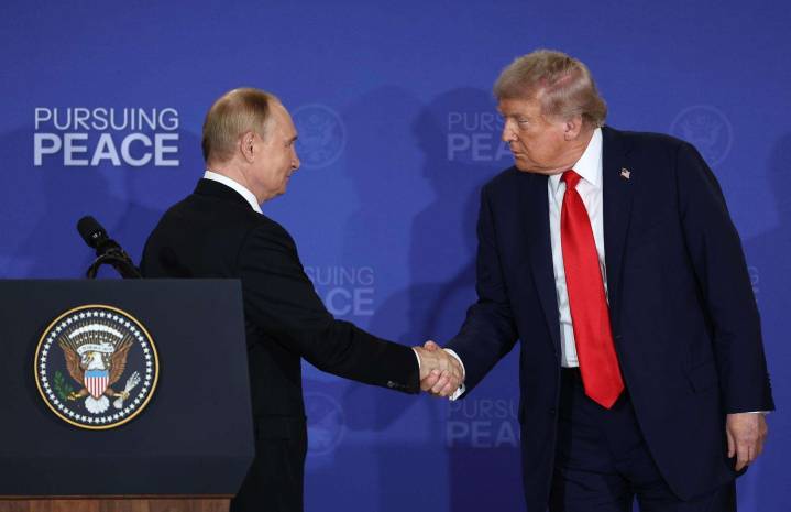 Casa Blanca descarta una reunión inmediata entre Trump y Putin