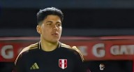 Felipe Chávez: así fue su debut en la selección con número 14 de Pizarro [VIDEO] Volante de Bayern Múnich ingresó a los 77 minutos por Jairo Concha y buscó ordenar el medio sector que había quedado en