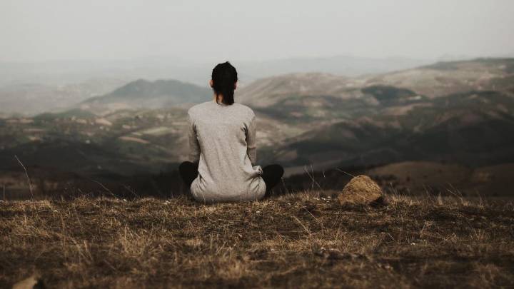 Mindfulness para principiantes: cómo empezar a practicarlo en casa