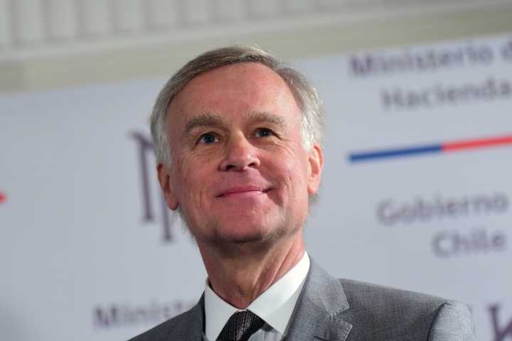"Es posible, pero con cambios legales": Klaus Schmidt-Hebbel por propuesta de José Antonio Kast de reducir el gasto fiscal en US$ 6.000 millones en 18 meses