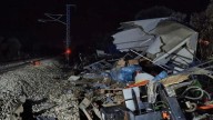 Muere un camionero tras volcar sobre una vía férrea en Salamanca y ser arrollado por un tren de mercancías