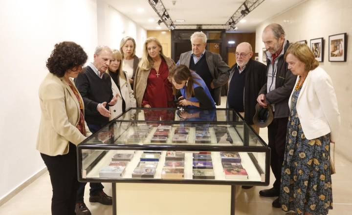La biblioteca Jovellanos recibe el tesoro operístico de Isidoro Cortina