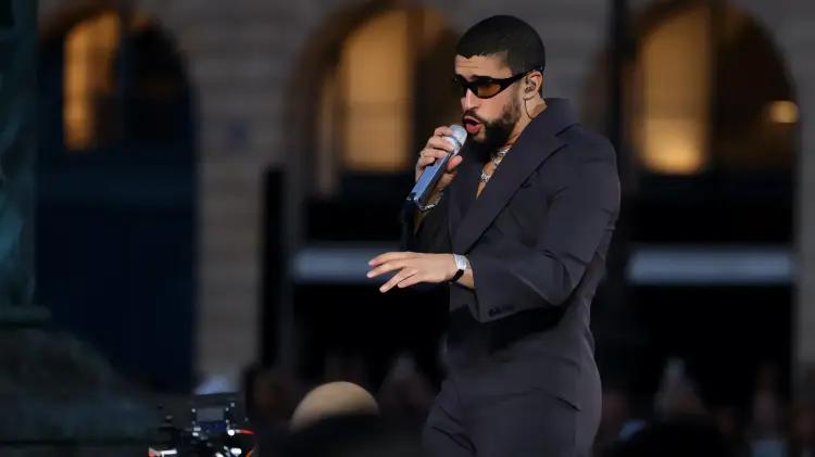 Bad Bunny confirma show del Super Bowl en SNL y re...