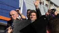 Nadie quedó conforme con las explicaciones de Espert, pero Milei lo sigue blindando