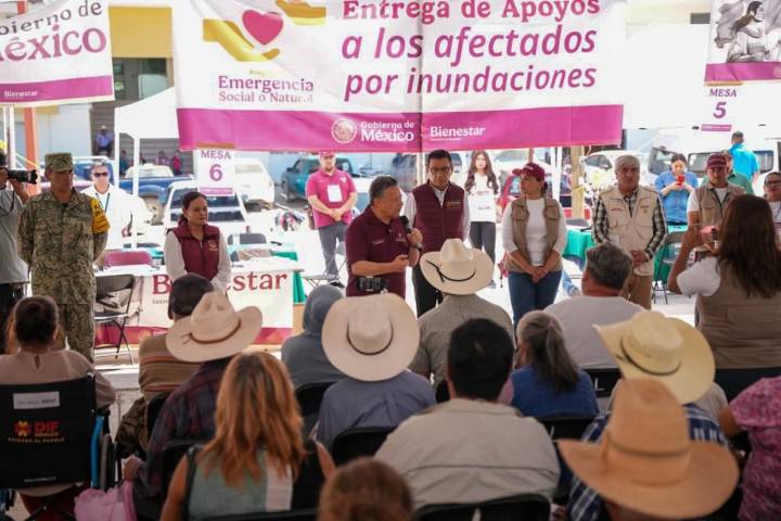 Inicia Julio Menchaca entrega de apoyos a damnificados en Hidalgo