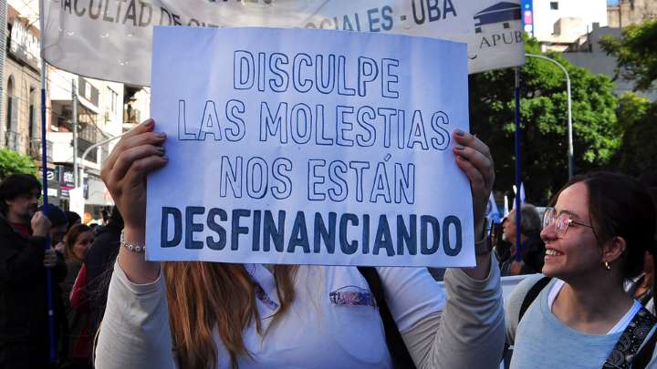 Las universidades presentaron un amparo para que el gobierno cumpla la ley