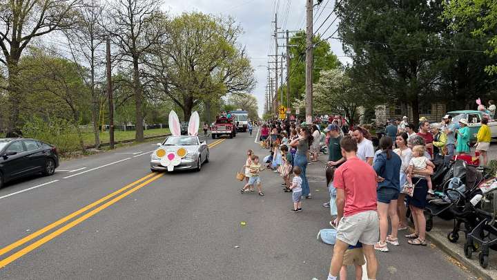 Easter parade hops through Louisville with candy for all