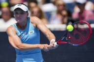 Deadspin | WTA roundup: Elena Rybakina rolls into Tokyo quarters