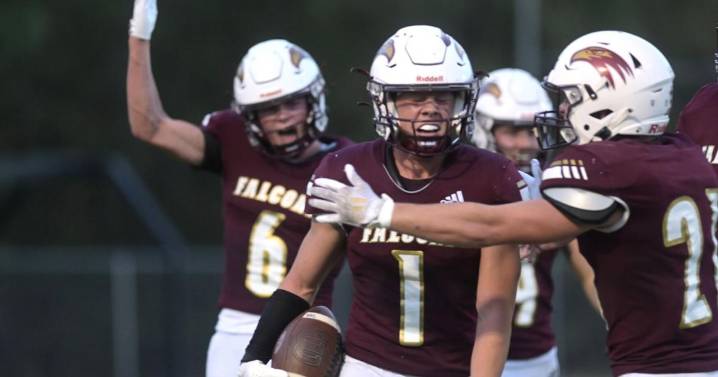 Falcons roll Eureka Lions for third-straight win on emotional night in Florence