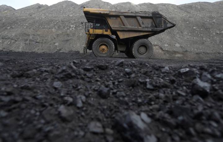 US postpones Wyoming coal lease sale after disappointing Montana auction