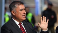 Desbordes tras orden de embargo contra la Municipalidad de Santiago por Sierra Bella: "No voy a pagar 8 mil por lo que vale 2 mil"