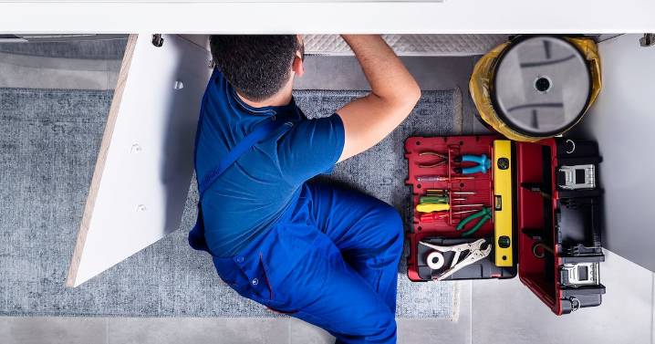 AI news: Your plumber has a new favorite tool: ChatGPT