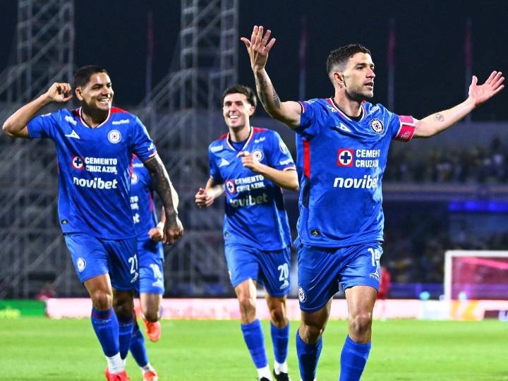 ¡Cruz Azul remonta y rebasa al América en tabla de Liga MX!