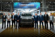 Llaryora participó del lanzamiento de la pick-up RAM Dakota y destacó las exenciones impositivas de Códoba