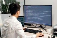 Ponen a desarrolladores senior a programar con IA y el resultado no es el mejor: se debe poner contexto, esperar y ajustar el resultado