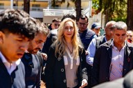Karina Milei votó custodiada por un numeroso grupo de militantes y personal de seguridad