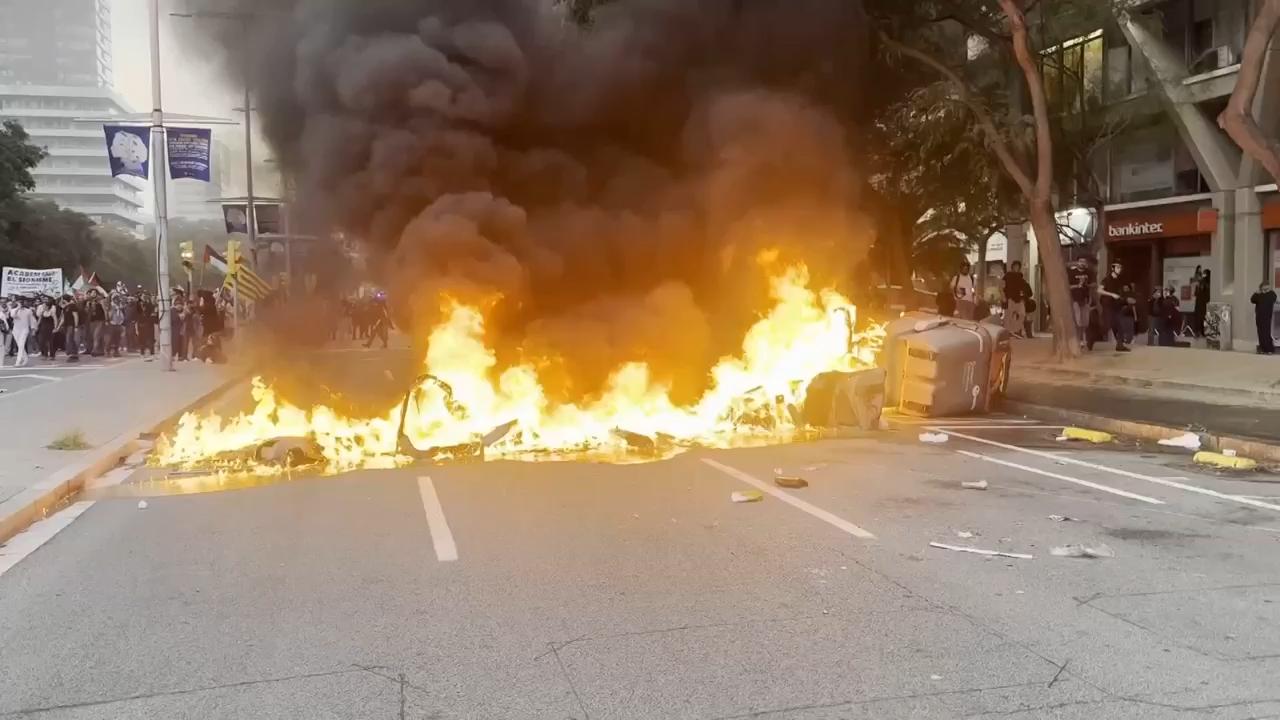 Clashes in Barcelona as protest in support of Palestinian people turns violent