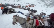 Snowstorm traps hundreds of hikers on Mount Everest during China's national holiday