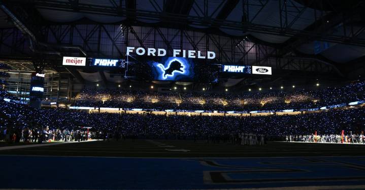Lions vs. Buccaneers: First half live community chat