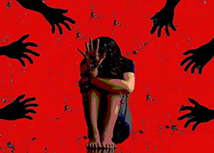 Odisha student gang-raped outside West Bengal medical college, accused at large