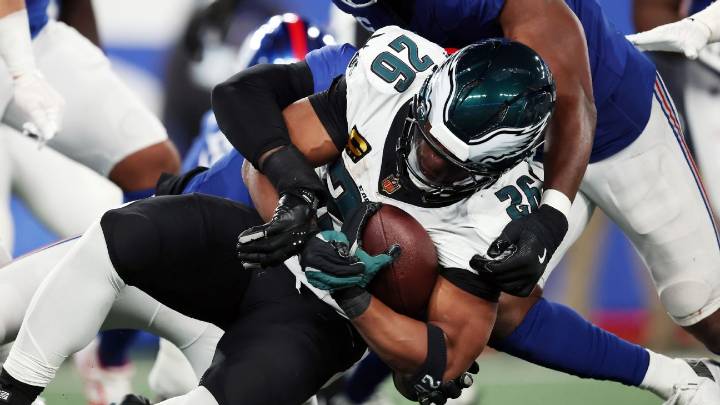 Eagles' Johnson calls for 'less predictable' attack after loss